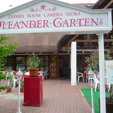 Oleander Couette-café *