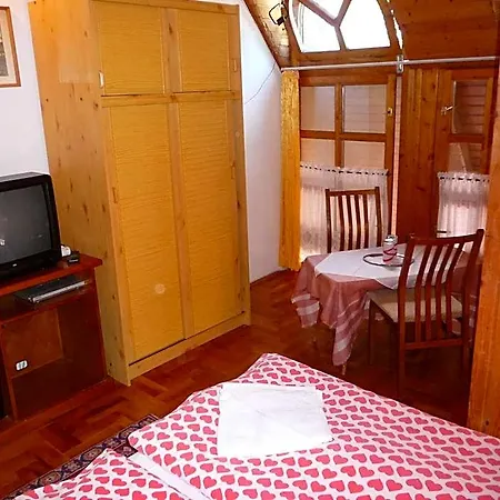 Oleander Oda ve Kahvaltı Siofok