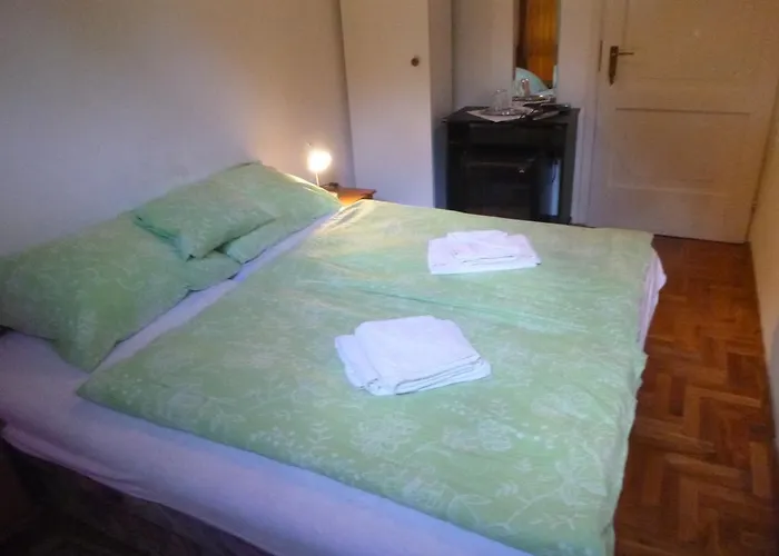 Oleander Nocleg ze śniadaniem *